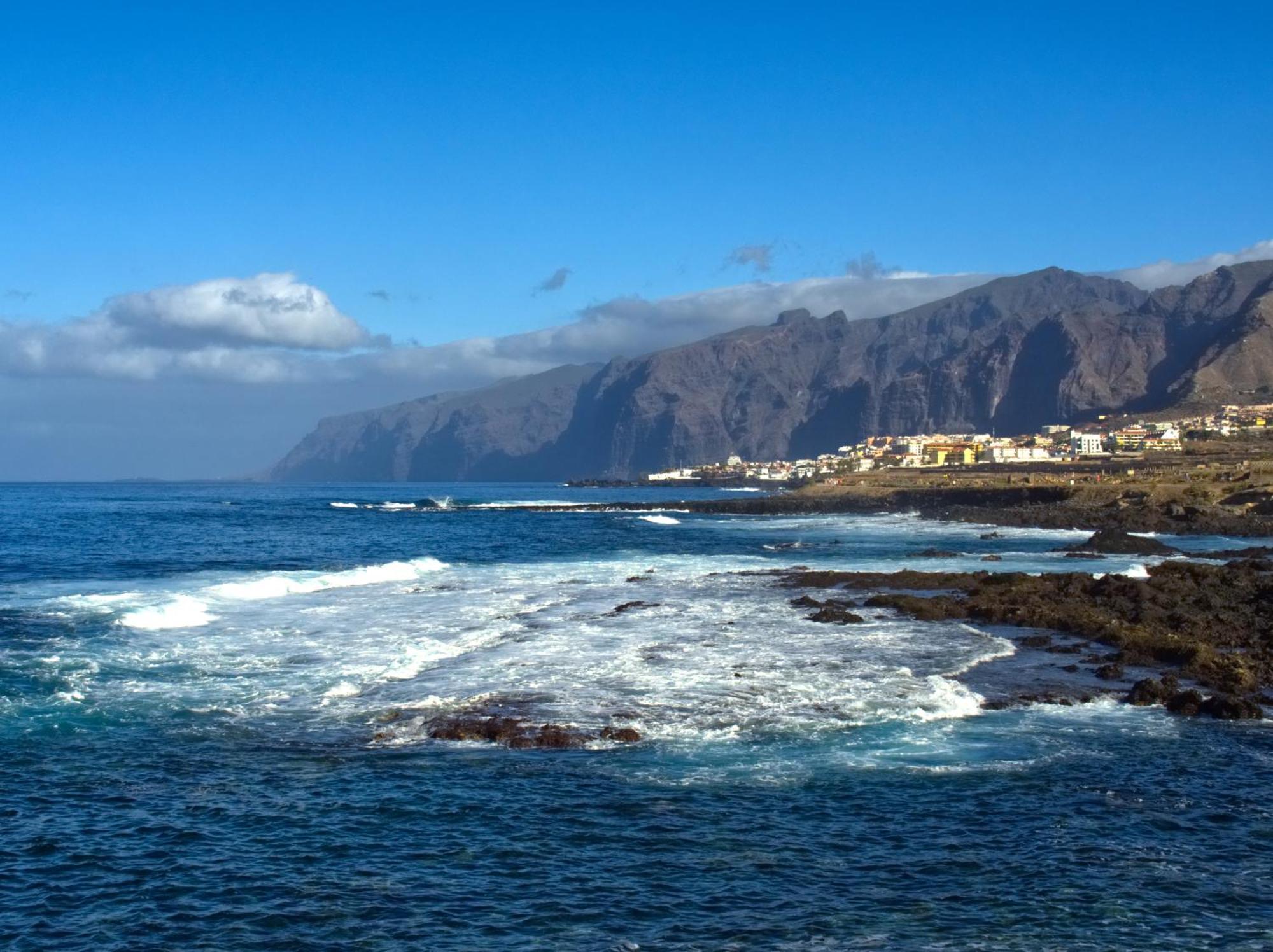 Apartment Alcavista - Ac, Fibre Net, 350m To Ocean, Garage, Tv Channels, Sunsets And La Gomera View From Balcony