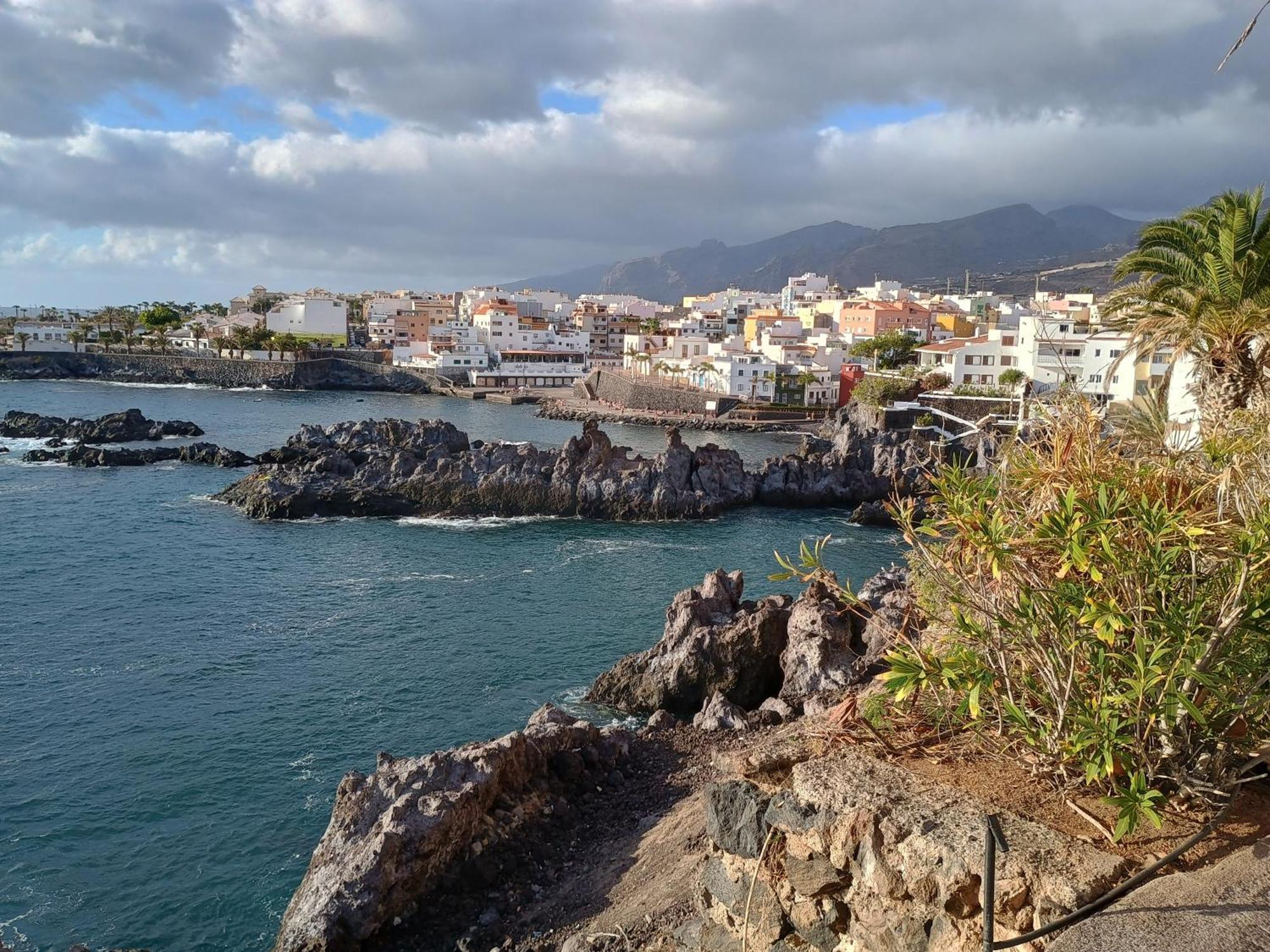 Apartment Alcavista - Ac, Fibre Net, 350m To Ocean, Garage, Tv Channels, Sunsets And La Gomera View From Balcony Alcala (Tenerife)